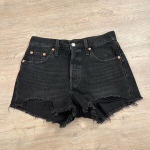 Levi’s 501 shorts size 25